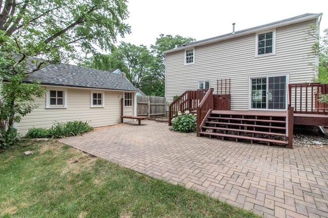 Building Photo - 317 16th Ave SW