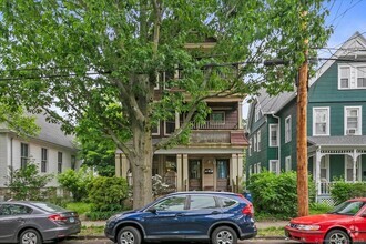 Building Photo - 108 Lawrence St