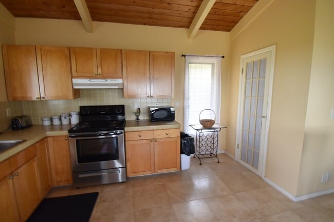 Building Photo - Furnished 1 Bedroom 1 Bathroom Ohana