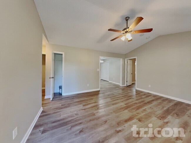 Foto del edificio - 139 Creekside Dr