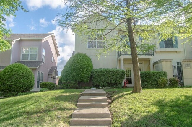 Building Photo - Beautiful 3 bedroom 2.5 bath with a 2 car ...