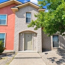 Building Photo - 109 Ramon Cardenas Dr