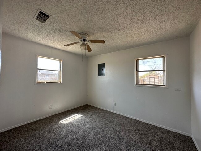 Building Photo - Construction Move-in Special