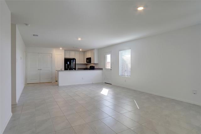 Building Photo - 14004 Birch Farm Dr