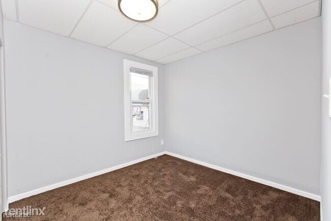 Building Photo - 2227 W 21st St