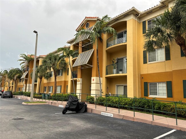 Building Photo - 7300 NW 114th Ave