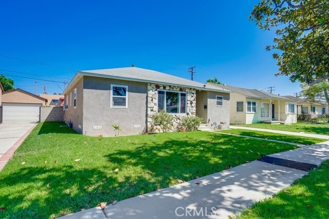 Building Photo - 15516 Chadron Ave