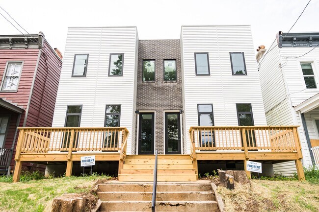 Building Photo - 1260 Parkwood Ave