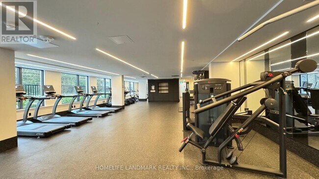 Photo du bâtiment - 500 Wilson Ave