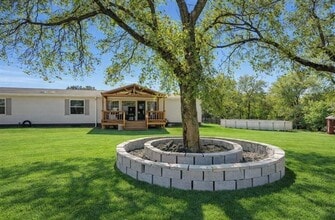 Building Photo - 822 FM 1187