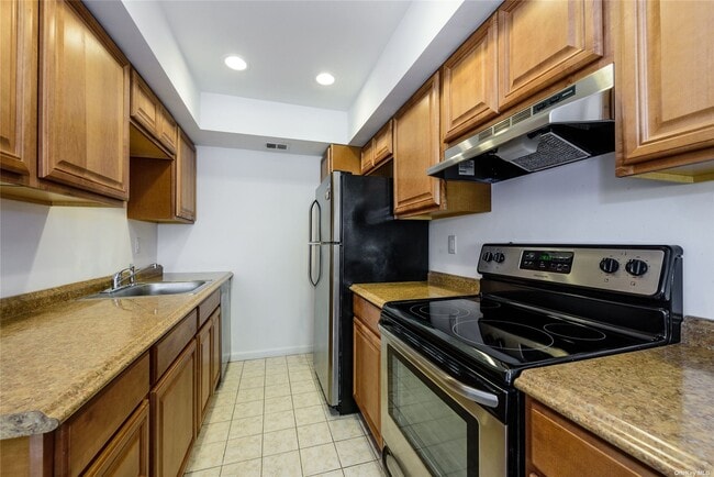 Building Photo - 95 Alhambra Dr