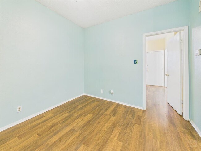 Building Photo - 3316 Guadalupe St