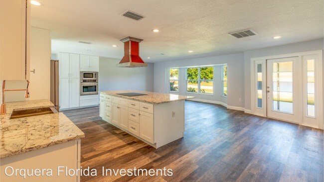 Foto del edificio - 4 br, 3 bath House - 4414 Riverwood Ave