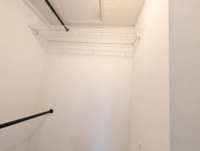 Foto del edificio - Bright 1BR/1BA Condo – Convenient Kendall Location