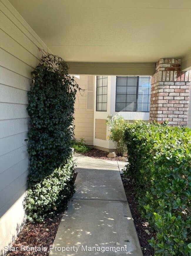 Building Photo - 4 br, 3 bath House - 161 BUTTERCUP