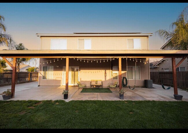 Building Photo - 2021 Ariano Ln