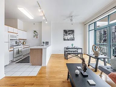 Photo - 340 W Superior St Apartment