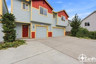 Building Photo - 5616 NE 74th Ct