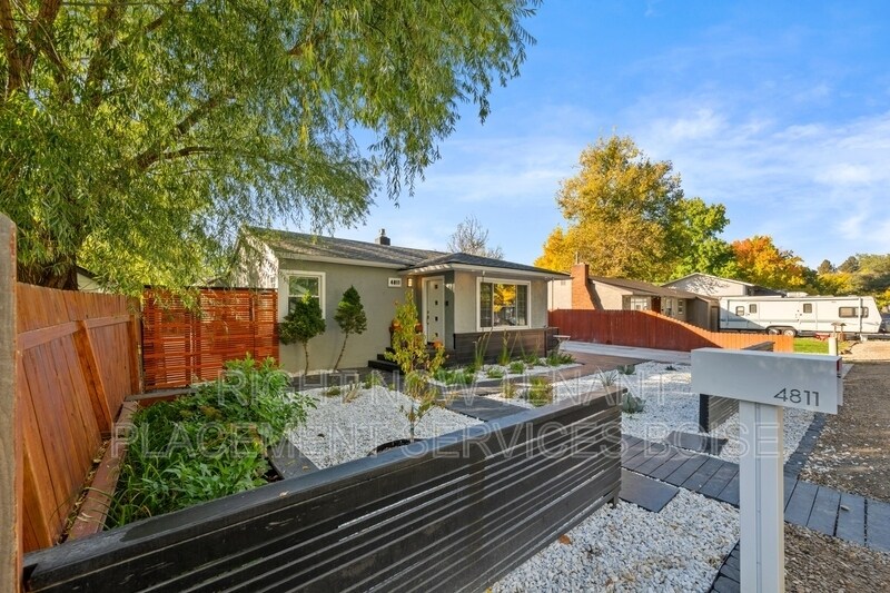 Foto principal - 4811 W Rose Hl St