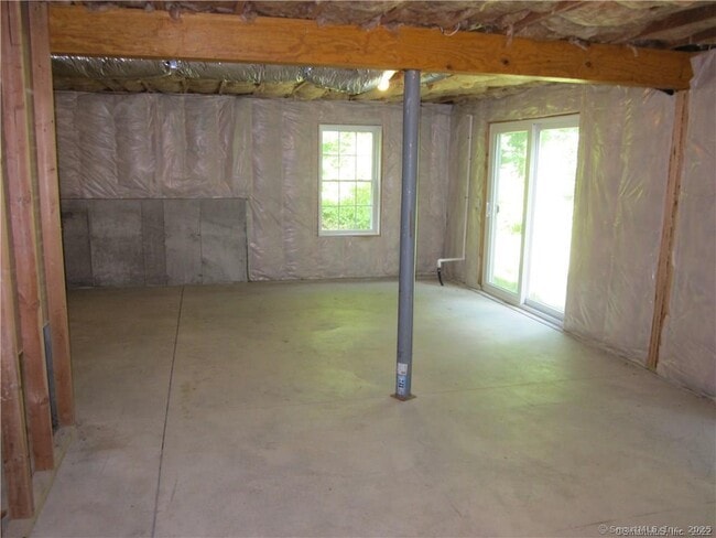 Building Photo - 143 Neck Rd