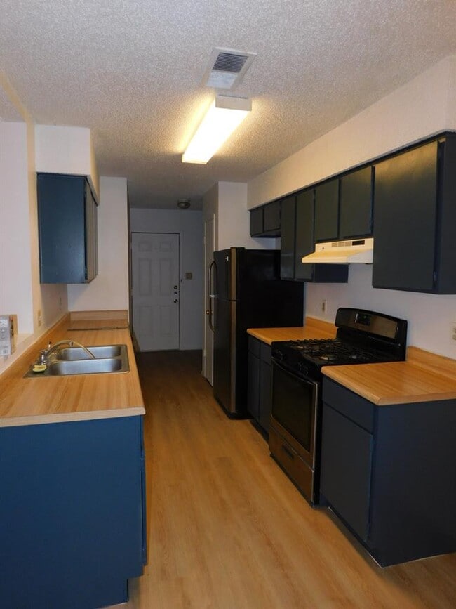 Building Photo - 1708 Horseshoe Cir