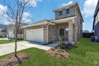 Building Photo - 4802 Hunter Hurst Dr
