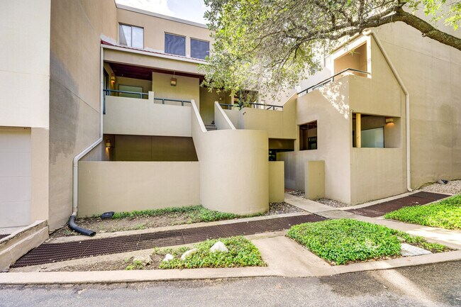 Foto del edificio - 1735 Spyglass Dr