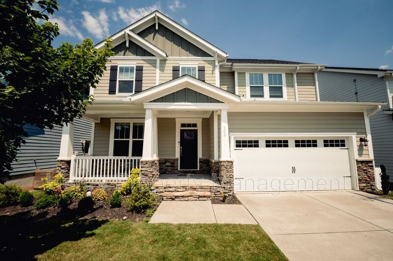 Primary Photo - 208 Mystwood Hollow Cir