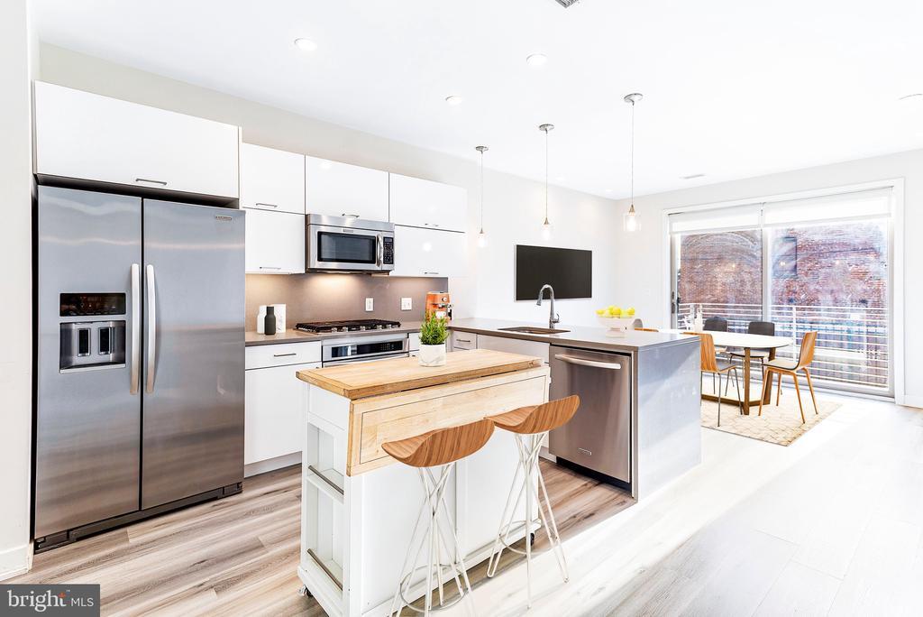 Foto principal - 1350 Maryland Ave NE