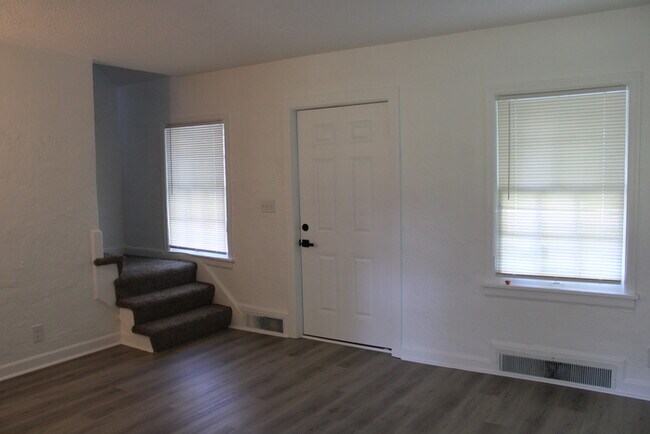 Foto del edificio - 2bed 1 bath newly updated property in Midtown