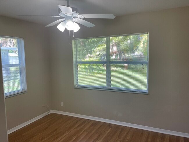 Building Photo - Fort Myers Single Family Home