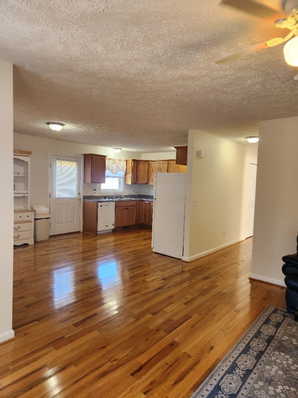 Building Photo - 730 Harless St
