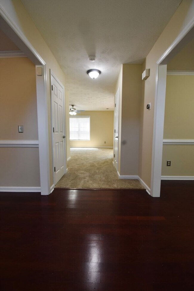 Building Photo - 3 Bedroom and 2.5 Bath Home - No Pets