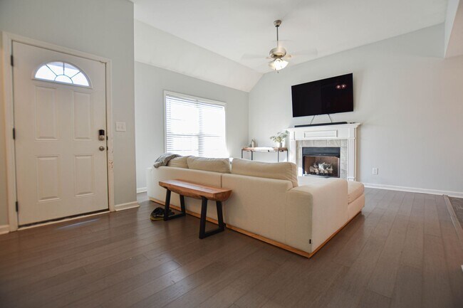 Foto del edificio - Pet Friendly Three Bedroom!