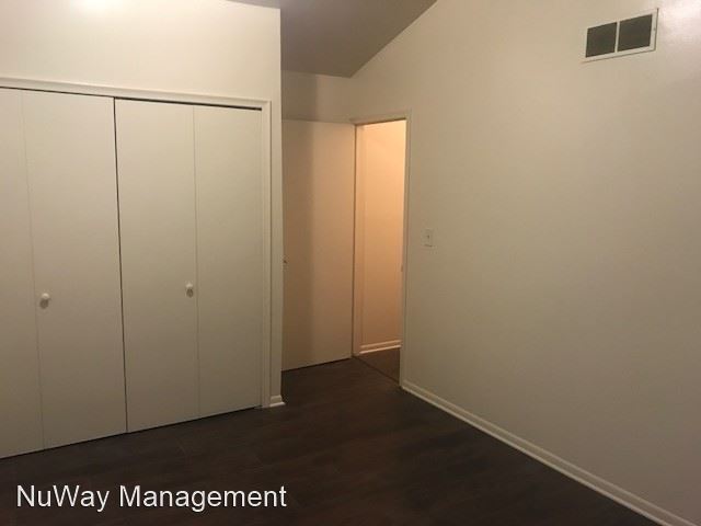 Building Photo - 2 br, 1 bath House - 1109 East Oak Dr