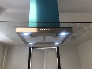 Island Hood over Cooktop facing breakfast Bar - 4633 Park Ave