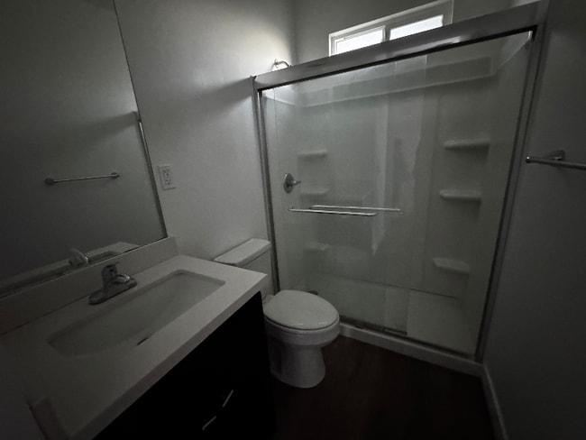 Foto del edificio - 1083 W 9th St