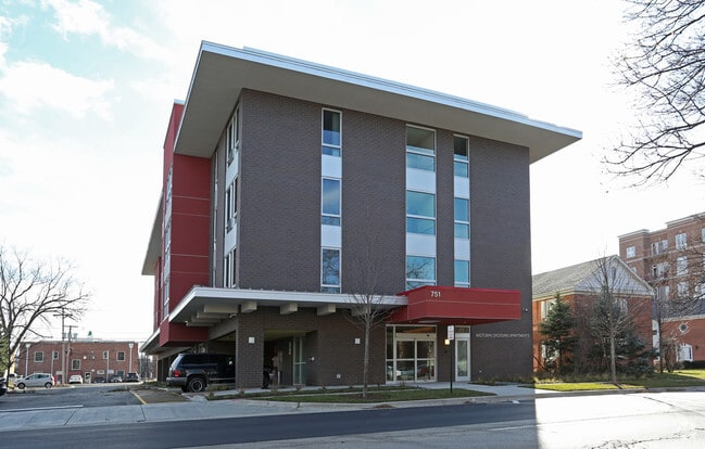 Midtown Crossing Apartments Apartments Des Plaines, IL