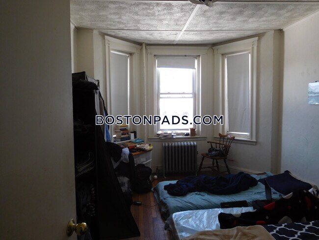 Building Photo - 1179 Boylston St
