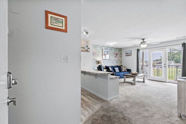 Building Photo - 215 Double Eagle Dr