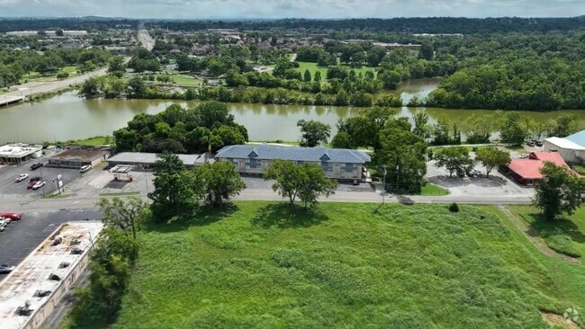  - Lakeside Studio Apartments