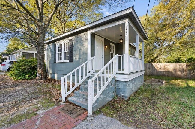 Foto del edificio - 212 Pinehill Dr