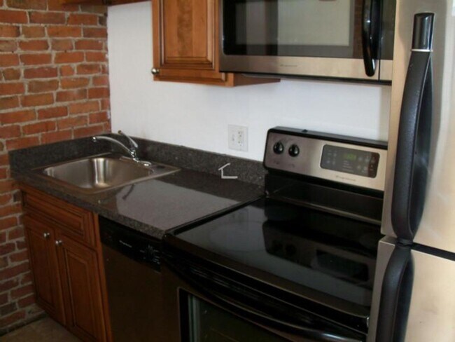 Foto del edificio - 3 bed in Bay Village