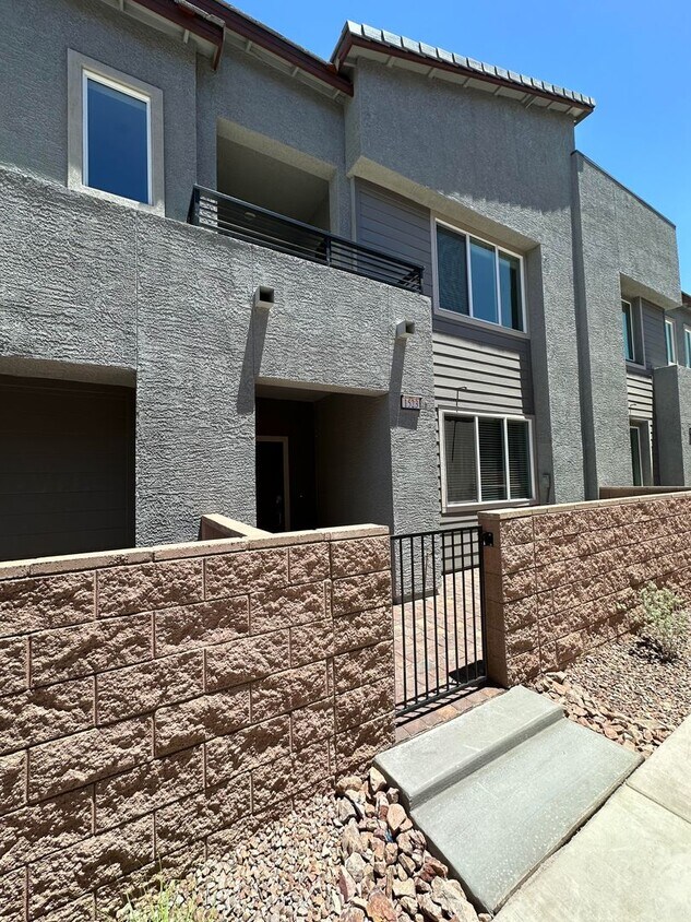1523 Eva Xing Pl, Henderson, NV 89002 Townhome Rentals in Henderson