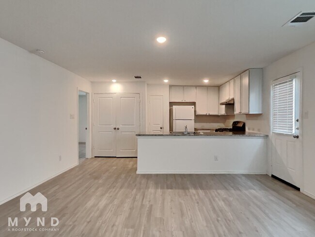 Foto del edificio - 9611 Littleton Grist