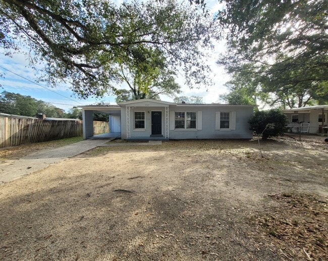 Building Photo - 5503 Essex Rd