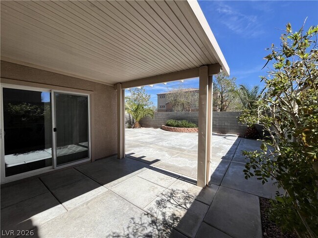 Foto del edificio - 7118 Garden Pond St