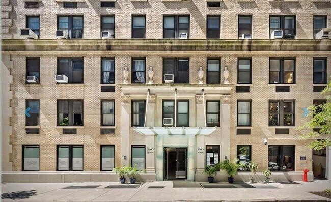 Foto del edificio - 73-801 New 1BR 1Bth UWS Doorman Gym