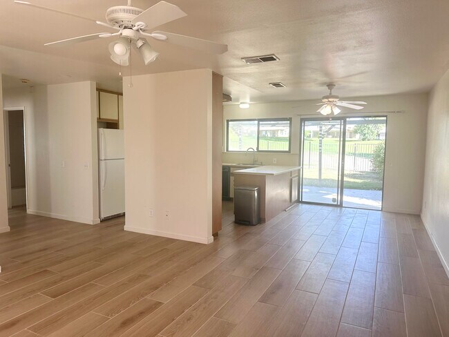 Foto del edificio - 43548 Virginia Ave