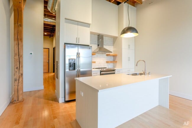 Interior Photo - Serif MKE